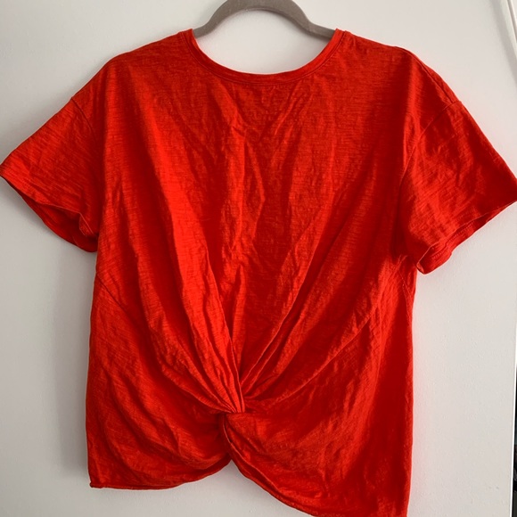 Bright coral knot front t-shirt - Picture 1 of 4